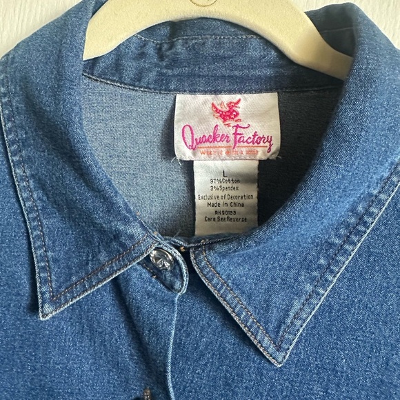 Quacker Factory Denim Button-Up Shirt size L - Picture 2 of 3